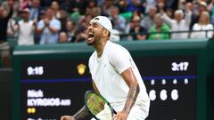 Kyrgios celebra su victoria ante Tsitsipas en Wimbledon.