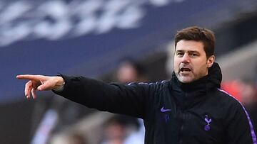 Tottenham Hotspur&#039;s Argentinian head coach Mauricio Pochettino watches from the touchline during the English Premier League football match between Tottenham Hotspur and Newcastle United at Wembley Stadium in London, on February 2, 2019. (Photo by Gly