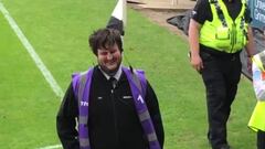 Eres un 'steward' y te pasa algo así: el 'trolleo' que comparte por Whatsapp casi toda Inglaterra