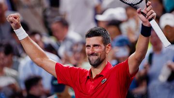 Novak Djokovic celebra su triunfo contra Jaume Munar en el Shanghai Masters.