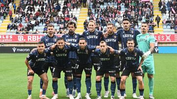 El once del Ceuta ante la Cultural.