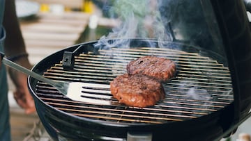 Limpiar la parrilla de la barbacoa