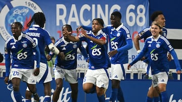 Andrey Santos celebra un gol con sus compañeros.