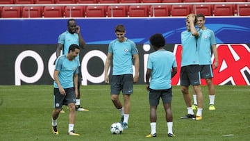 Entrenamiento del Chelsea con varios de sus jugadores espa&ntilde;oles. 