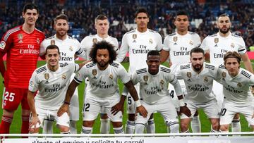 El once titular del Real Madrid ante la Real Sociedad: Courtois, Ramos, Kroos, Varane, Casemiro, Benzema; Lucas Vázquez, Marcelo, Vinicius, Carvajal y Modric.