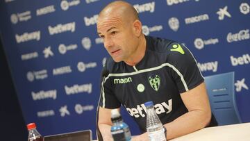 Paco L&oacute;pez, en la conferencia de prensa previa al partido ante el Rayo Vallecano.