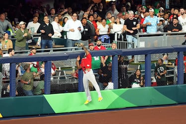 El mexicano Randy Arozarena se esfuerza día a día por obtener el Guante de Oro de la Liga Americana