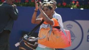 Rafa Nadal se despide del p&uacute;blico tras su derrota en el Conde de God&oacute;. 