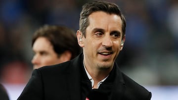 Gary Neville, en un partido como comentarista de Sky Sports.