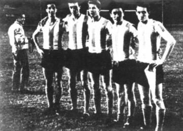 Con el Estudiantes de la Plata ganó  una Copa Intercontinental de Clubes en 1968 y siendo dos veces finalista de la Copa Intercontinental en 1969 y 1970.