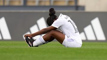 Linda Caicedo abandona el partido ante Tenerife por lesión