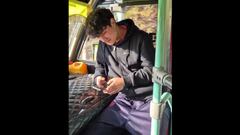 Estudiante chileno hizo la cimarra, tomó una micro y el chofer era su padre: “¡Mira que eres hue...!“