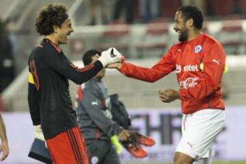 Jean Beausejour ha pérdido terreno en la banda izquierda. No fue citado por decisión técnica.
