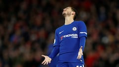 Hazard confiesa el modo que tiene de proteger sus piernas