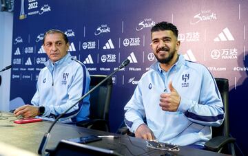 Ramón Díaz y Al Mayouf, en la rueda de prensa previa al partido contra el Madrid.