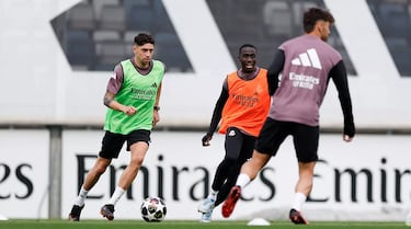 Mbappé, con puntos en la ceja