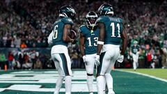 The Philadelphia Eagles beat NFC East rivals Dallas Cowboys in a back-and-forth nailbiter that saw them move up to 8-1 and the Cowboys fall to 5-3.