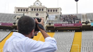 "¡Rápido al hotel! Rompí el pantalón, me pierdo la foto"