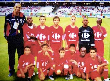 A los 6 años de edad comenzó su camino en el fútbol; su primera experiencia la vivió con Union Sportive Roissy