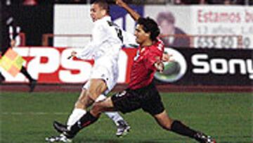 <B>SUPERADO</b>. Marcos se vio incapaz de parar a un Ronaldo que anotó dos tantos.