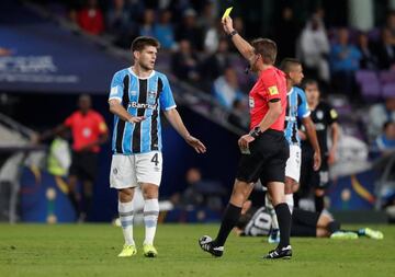 Kannemann in action during Gremio's Club World Cup semi-final win over Pachuca.