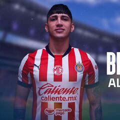 Alan Pulido regresa a las Chivas