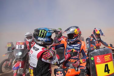 Sanders conquista su primer Dakar tras una edición casi perfecta en la que además, ganó más que nadie. Gran segundo de Schareina.