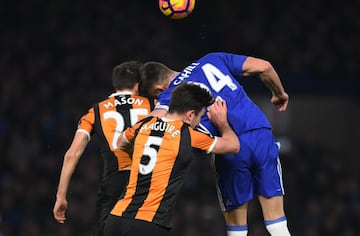 El joven centrocampista del Hull City se retira definitivamente de los terrenos de juego tras el cabezazo fortuito con Cahill ante el Chelsea en 2017 que le provocó una lesión de gravedad en el cráneo.