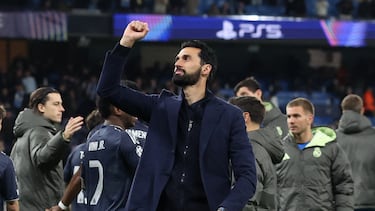 Soccer Football - UEFA Champions League - Round 16 - Second Leg - Manchester City v Real Madrid - Etihad Stadium, Manchester, Britain - March 17, 2026 Real Madrid coach Alvaro Arbeloa celebrates after the match REUTERS/Scott Heppell