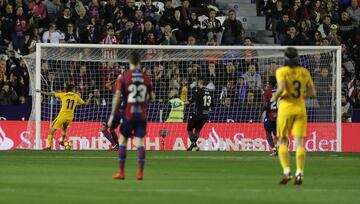 Róber turns a low cross into his own net to put Atlético 1-0 ahead at the Ciutat de Valencia.