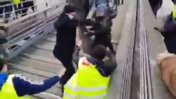La pelea de un boxeador con la Policía en su apoyo a los 'Chalecos Amarillos'