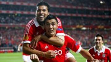 El Benfica celebra uno de los goles de Cardozo.