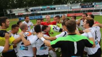 Los jugadores de AFE-España celebran el título.