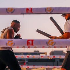 ¿Quién es Deji Olatunji, el YouTuber que pelea contra Floyd Mayweather Jr?