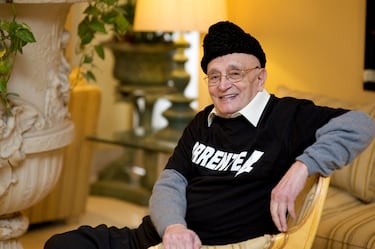 El veterano actor hizo de padre de Torrente en la primera película, de su tío Mauricio en Torrente 2, de su abuela en Torrente 3 y del tío Gregorio en Torrente 4. Lamentablemente, Leblanc falleció antes de iniciar el rodaje de Torrente 5.