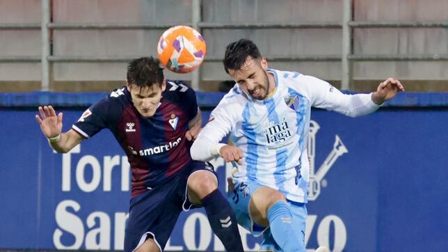 El balón parado frena la reacción del Eibar