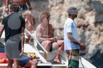 Antoine Griezmann waits for conflict resolution in Ibiza