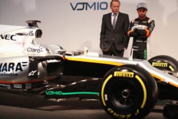 El mejicano Sergio Perez y el francés Esteban Ocon, pilotos titulares de Force India, presentaron el nuevo VJM10 para la temporada 2017.