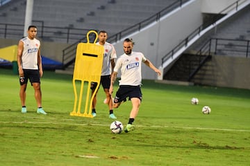 Con el regreso de Alfredo Morelos, el combinando nacional realizó su último entrenamiento antes del partido en el estadio Metropolitano de Barranquilla.