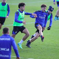 Iker Benito, con molestias en el aductor derecho