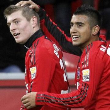 En Bayer Leverkusen compartieron la mitad de la cancha Arturo Vidal y Toni Kroos, hoy en Real Madrid y campeón del mundo con Alemania.