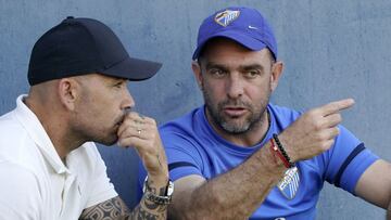 Manolo Gaspar y Pablo Guede, durante un entrenamiento del M&aacute;laga.