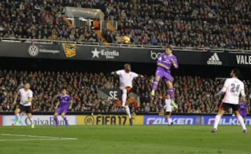 Cristiano Ronaldo acortó distancias. 2-1.