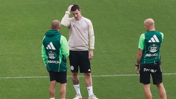 Santi Mina durante un entrenamiento con el Celta