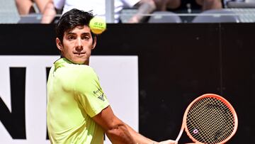 Tennis - ATP Masters 1000 - Italian Open - Foro Italico, Rome, Italy - May 13, 2022 Chile's Cristian Garin in action during his quarter final match against Germany's Alexander Zverev REUTERS/Alberto Lingria