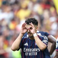 El Neom compite con el Villarreal por Mikautadze