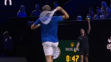 La ira de Medvedev en la Laver Cup que Tabilo vio en primera fila: ¡casi le da a un fotógrafo!