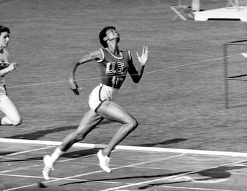 Una gacela con tres oros. No hay que olvidar a la gacela negra, Wilma Rudolph, la primera norteamericana que ganó tres oros en atletismo, a pesar de haber sufrido polio de pequeña. 