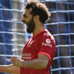 Barcelona eye Liverpool's Salah as alternative to Haaland