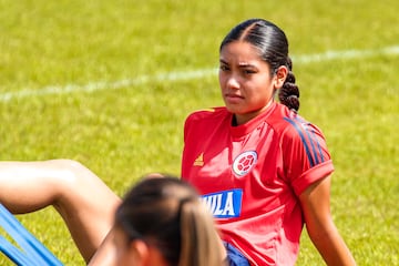 La Selección Colombia Femenina tuvo su último entrenamiento antes de enfrentar a Bolivia por la segunda fecha de la Copa América Femenina en el Pascual Guerrero. La Tricolor entrenó en la Cancha Fútbol Paz de La Z.